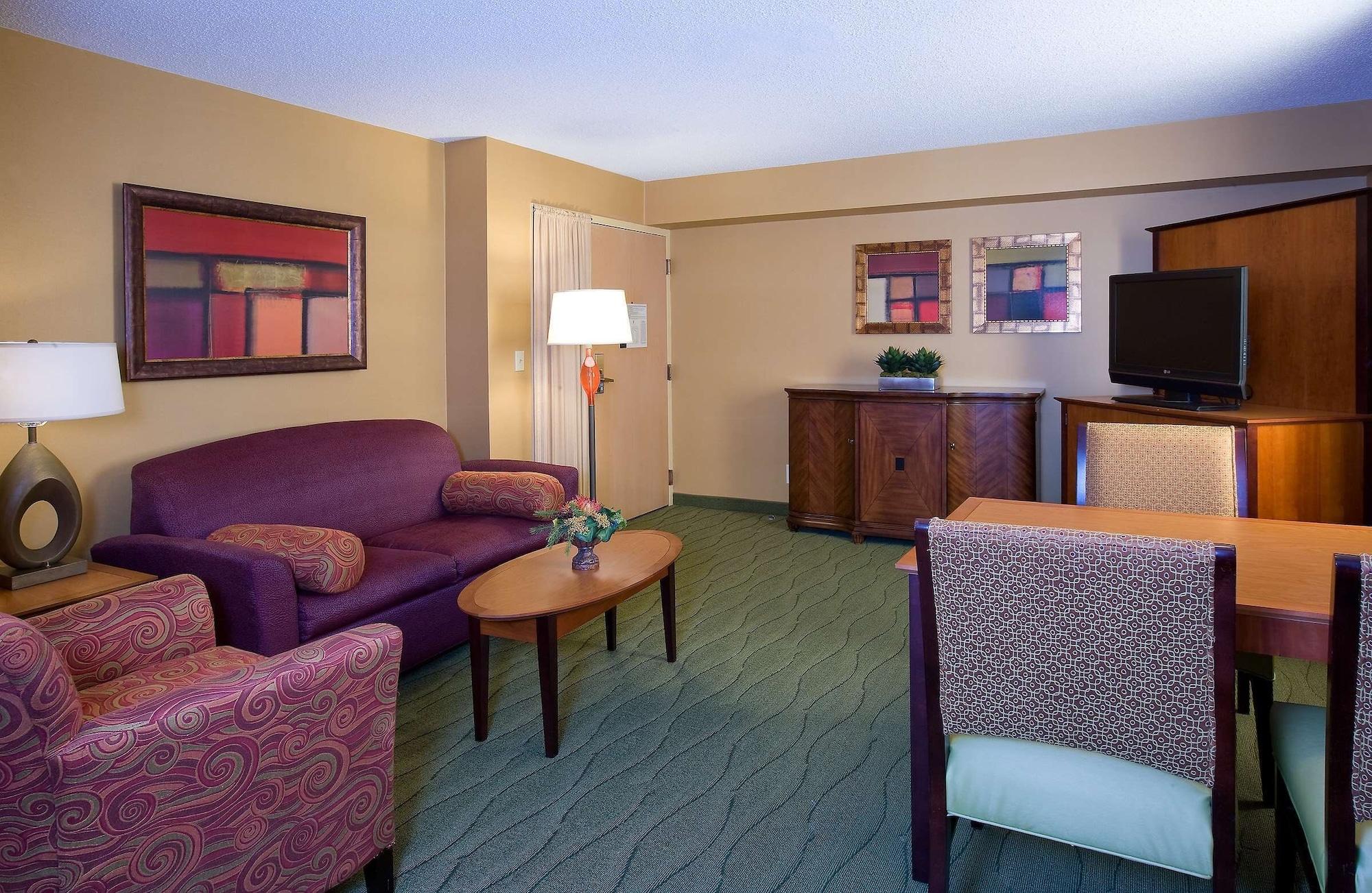 Embassy Suites By Hilton Kansas City International Airport Rom bilde